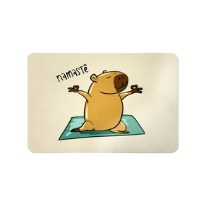 TBNSSNAM13-TAPETE-BANHEIRO-SUPER-SPLASH-CAPIVARA-NAMASTE-40X60-CM-1